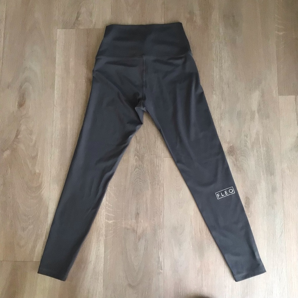 Fleo Gray Leggings (Med)